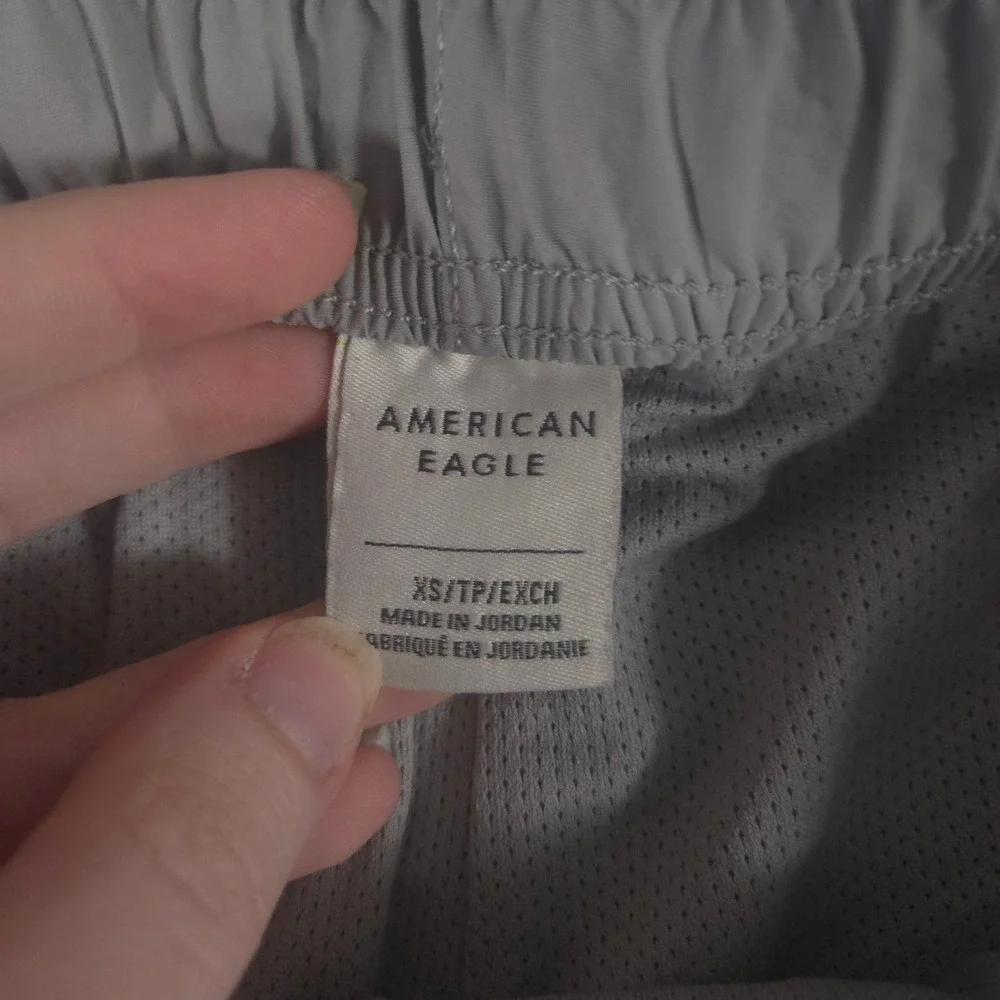 American Eagle Shorts Mens XS Gray Mesh Lined Nylon Athletic Swim Trunks Pocket
